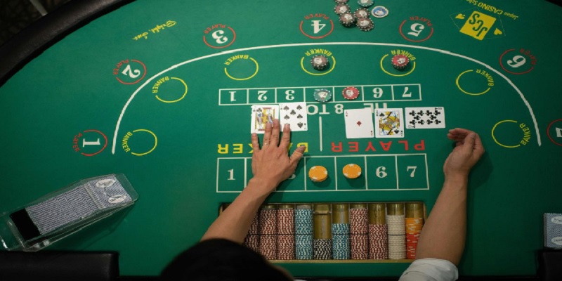 Hướng dẫn chi tiết cách chơi Baccarat